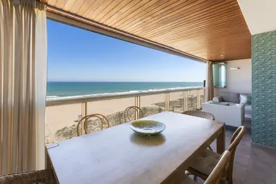 Fabuleux appartement sur la plage avec vue sur la mer, d'excellentes vacances.