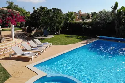 Image de Villa Deluxe, 4 chambres, piscine privée, terrain adulte, bain à remous *, putting green +