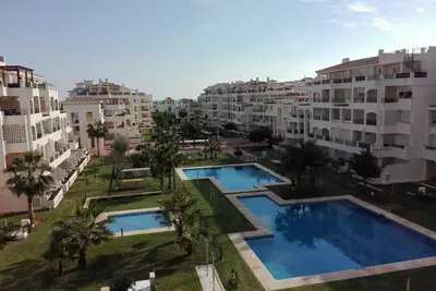 Image de Plage, piscine et golf, Wifi privé.