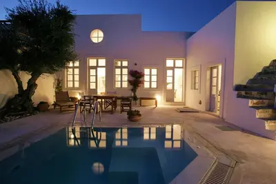Image de Villa de luxe à Imerovigli dans un cadre extraordinaire