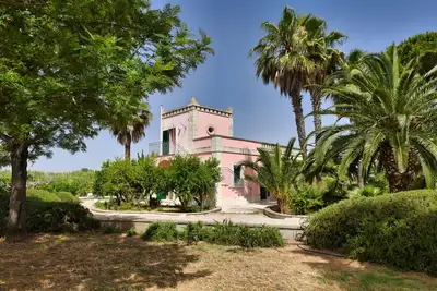 Image de Belle villa avec piscine, dans le vert du Salento, 110 m2, calme et luxueuse
