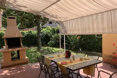 Image de Villa mitoyenne avec beau jardin à 200 mètres de la mer prix spécial juin