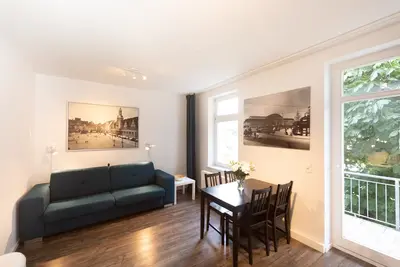 Image de Le Home: Quiet 2-room flat w/ balcony+parking. Top location!