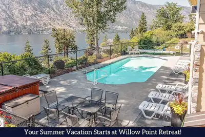 Image de Retraite de Willow Point avec piscine privée, bain à remous et vue imprenable sur le lac Chelan!