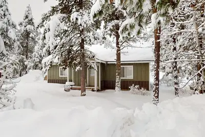 Image de Chalet spacieux, adapté aux chiens avec cour clôturée et emplacement central