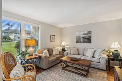 Image de Spc 1034 est un animal de compagnie 1 Br avec service de plage gratuit pour 2!