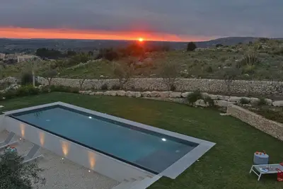Image de Fascinante villa avec piscine privée dans la belle campagne près de la ville baroque de Noto