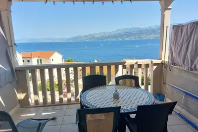 Appartement d'une chambre avec la terrasse et la vue sur le mer Postira, Brac (A-2911-a)
