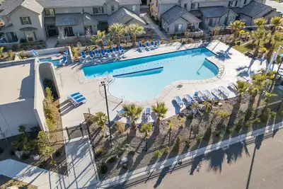 Wi-Fi gratuit, piscine chauffée, bain à remous, barbecue, patio, à 32 km. de Zions