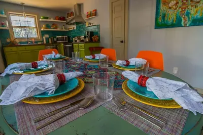 Image de Pourquoi rester dans un autre endroit ordinaire? Faites ressortir le Boho en vous! !