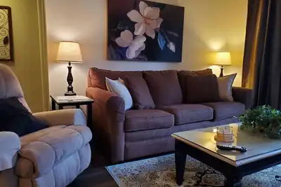 Image de Nouvelle douche à l'italienne * Confort mis à jour sur le terrain de golf * Propre * WiFi * Kings * Pool