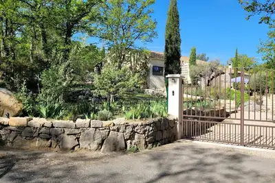 Image de En Pleine Nature, Belle Maison PROVENÇALE Avec Piscine