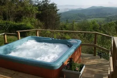 Image de Vues spectaculaires * piscine * bain à remous, * vrais feux de bois *, escapade à la montagne