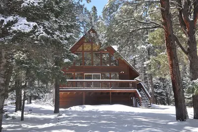 Image de Magnifique chalet de montagne à 5 minutes de toutes les commodités Angel Fire.