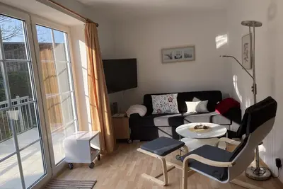 Image de Beautiful, friendly furnished apartment with terrace, 5 min. to the beach.