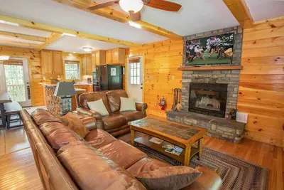 Image de Cabine avec vue sur le grand-père, bain à remous, 3 suites king, randonnée à la cascade, à proximité de Boone