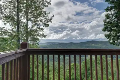 Image de Magnifique vue sur la montagne! Literie pour 10! Réductions hebdomadaires! Tarifs militaires!