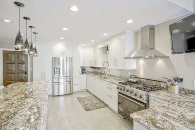 Image de 3bdr exceptionnel sur la rive sud de Sugar Lake