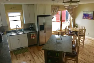 Image de Animaux acceptés, retraite tranquille située entre Traverse City et Elk Rapids.