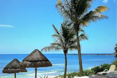 Image de Bord de l'océan, de luxe 3br / 3. 5ba Condo petit complexe privé