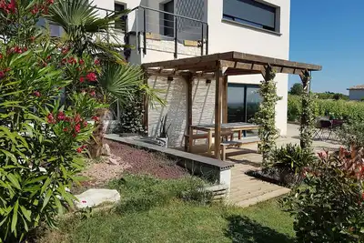 Image de Gîte \"Las Colina\" avec jacuzzi et vue panoramique sur vallée du Tarn