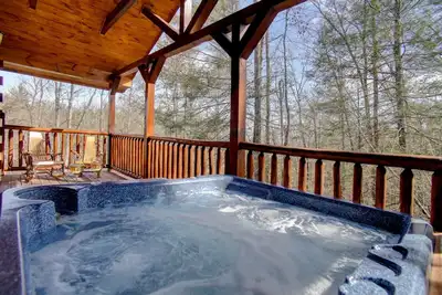 Image de Immaculée Gatlinburg cabine dans un emplacement idéal - privé / romantique / WiFi / bain à remous