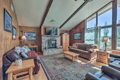 Image de Flagstaff Townhome - Marchez jusqu'au Country Club - Piscines!