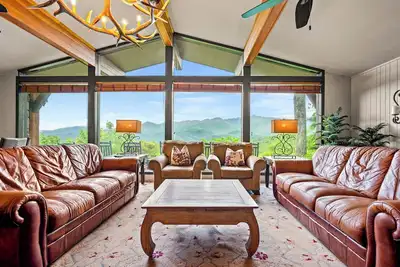 Image de 5 Br 5ba familiale privée, retraite exécutif sur 8 hectares à Gatlinburg