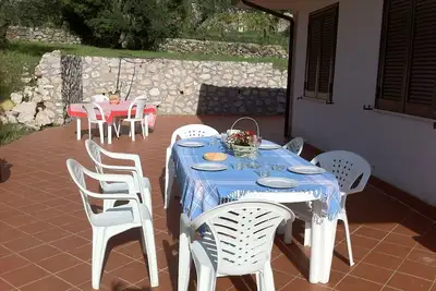 Image de Charmante maison à la campagne avec vue sur la mer près de Formia, entre Rome et Naples
