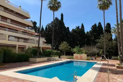 Image de Bel Appartement De Jardin De 5bh À Parque Marbella