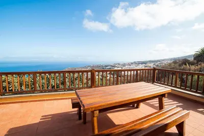 Image de Maison de vacances de luxe avec vue sur le jardin