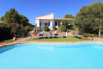Image de Villa pour 8 personnes avec vue mer et piscine sur les hauteurs de Grimaud