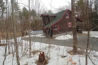 Image de Adirondack Rustique 2 Story- Porche, Swim. Piscine, Cave Man & Pool Table-avec Wifi