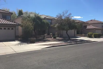 Image de SPÉCIAL ÉTÉ! Magnifiquement spacieuse maison de 4 chambres + Lofts pour tous les groupes