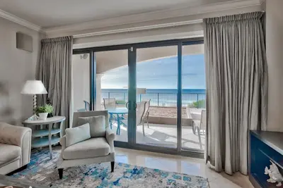 Image de Le plus récent rez-de-chaussée du Golfe de Yfab au rez-de-chaussée, 4 chambres à coucher!