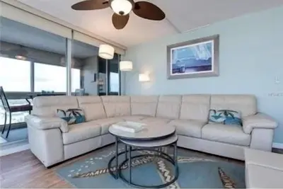 Image de Unité 95 - Condominium de 2 chambres et 2 salles de bains avec vue partielle sur le golfe du Nord