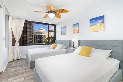 Image de Récemment rénové w / Ocean Views | 1 bloc à la plage | Parking gratuit