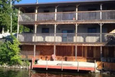 Image de Lake Front Residence directement sur l'eau