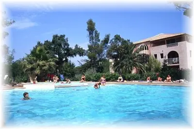 Image de Appartement pour 5 personnes avec piscine à quelques pas de la plage situé à Saint Aygulf