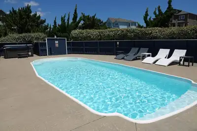 Image de Beach Home Semi Ocean Front & Private Pool - Juste une minute de la plage!