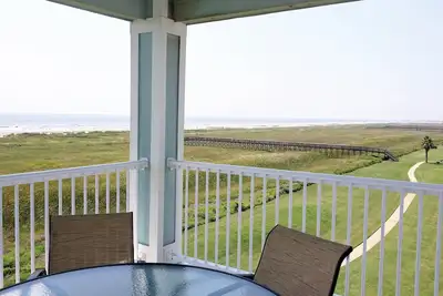 Image de \"Villa Vista\" 3br / 2ba Ocean Front! Vue fantastique avec plage privée
