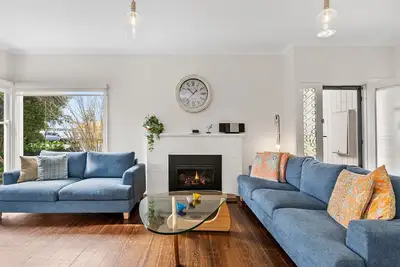Image de Rye Classic-2 pâtés de maisons de la plage, rue calme, Foxtel, foyer au gaz, Dog Friendly