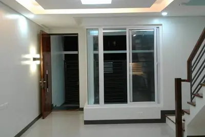 Image de villa de luxe avec une sécurité 24/7 à l'intérieur du lotissement
