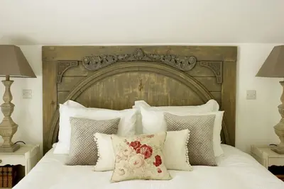 Image de Cottage de luxe du 18ème siècle à Tinwell est une demeure de rêve pour les couples à la recherche d'une escapade romantique.