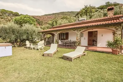 Image de Maison confortable de 2 chambres à.