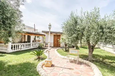 Image de Maison confortable de 2 chambres à Noto.