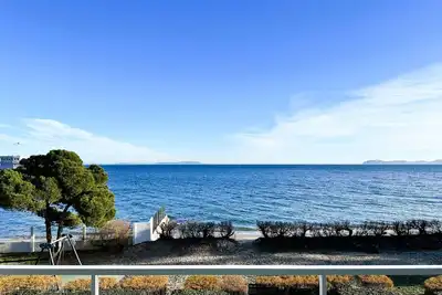 Image de Appartement cosy pour 4 personnes avec vue mer panoramique situé à Hyères Les Salins