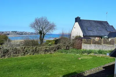 Image de Maison avec jardin clos à louer à Louannec, à proximité de la mer