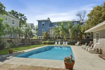 Beach Cottage dans le village avec piscine privée