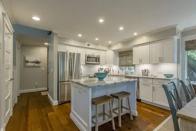 Image de Calme CÔTIER - Luxe dans le Lowcountry - Près de la plage - 2 Master Suites